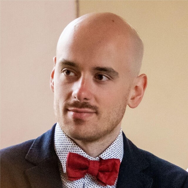 profile_photo_r.jpg (grande - 640 x 480 free)