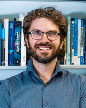 remi_boivin_remib_4_5format_1.jpg (petite - 300 x 200 free)